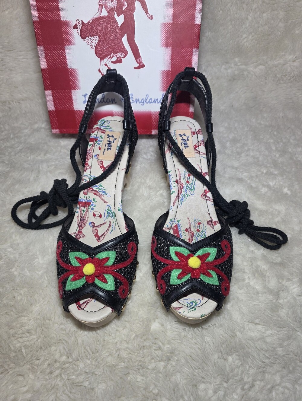 Miss L-Fire Tahiti Black Raffia Wood Wedges NIB 40 - Picture 3 of 10